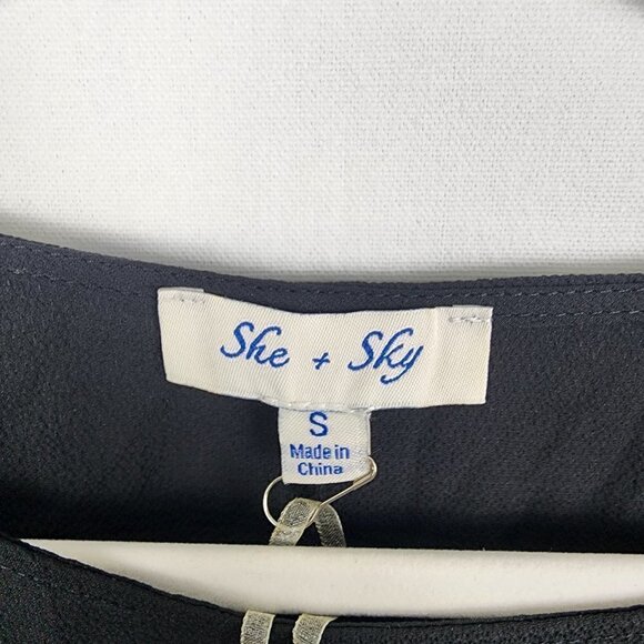 NWT She & Sky Flowy Tie Front Blouse S - Picture 3 of 4